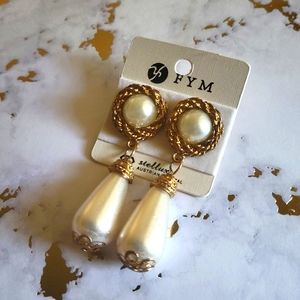 Fancy vintage looking pearl drop earrings